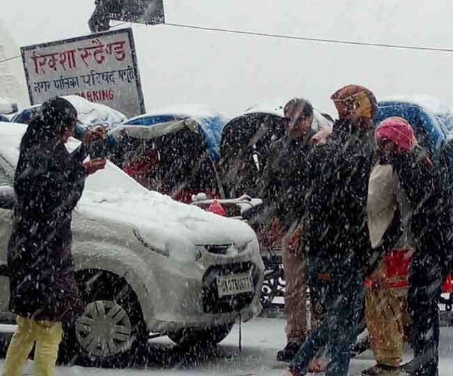 पहाड़ों में बर्फबारी, मैदान में ओले; समूचा उत्तराखंड शीतलहर की चपेट में