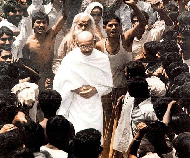 बॉलीवुड में भी छाए रहे राष्ट्रपिता, इस फिल्म में जीवंत हुआ गांधी का चंपारण