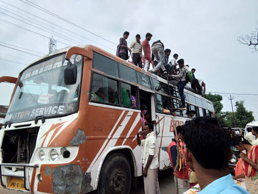 बिहार: बस में घुसकर ट्रांसपोर्ट व्यवसायी की हत्या, पुलिस मुठभेड़ में एक अपराधी ढेर