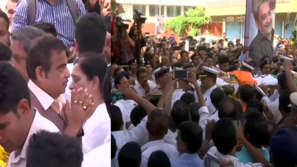 BJP ऑफिस में पर्रिकर के अंतिम दर्शनों को उमड़ी भीड़, गडकरी भी पहुंचे