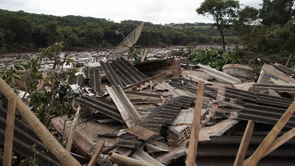 कोलंबिया में मकान की मिट्टी धंसने से 17 लोगों की मौत, 13 लापता