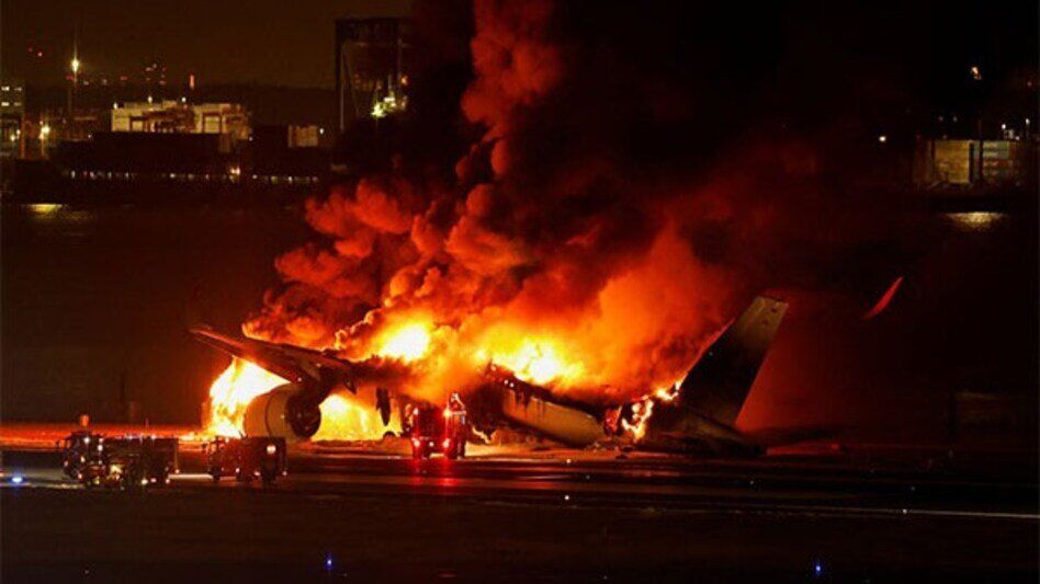 जापान में विमान हादसे में पांच की मौत, 379 यात्रियों की बची जान